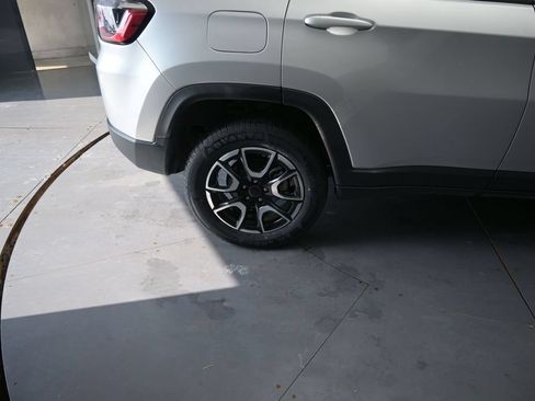 Used 2025 Jeep Compass Trailhawk AWD/4WD image 23