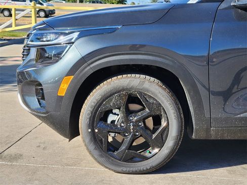 New 2026 Kia Seltos EX w/ EX Sunroof Package image 5