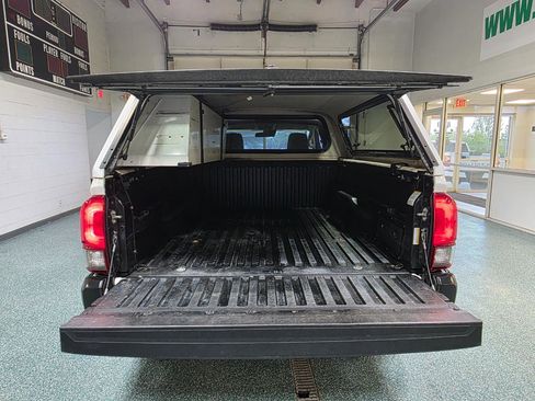 Used 2020 Toyota Tacoma SR image 22