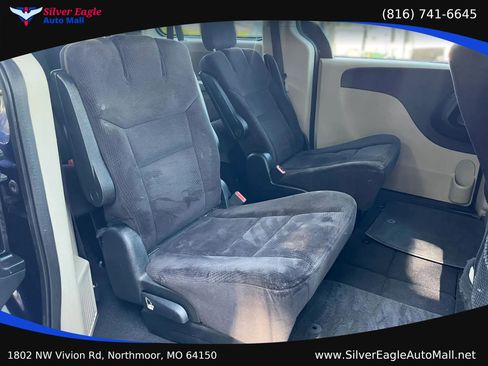 Used 2014 Dodge Grand Caravan SXT w/ Rear Park Assist Package FWD image 8