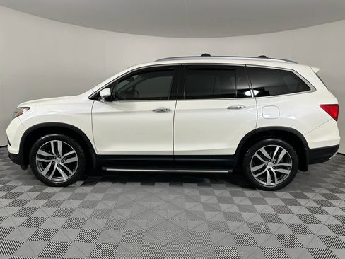 Used 2017 Honda Pilot Touring image 7