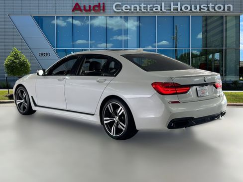 Used 2019 BMW 740i w/ Executive Package image 3