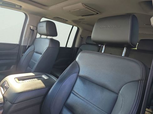 Used 2019 GMC Yukon XL Denali w/ Denali Ultimate Package image 9