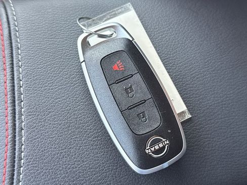 Certified 2025 Nissan Kicks SR image 30