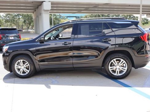 Used 2020 GMC Terrain SLE w/ Driver Convenience Package FWD image 4