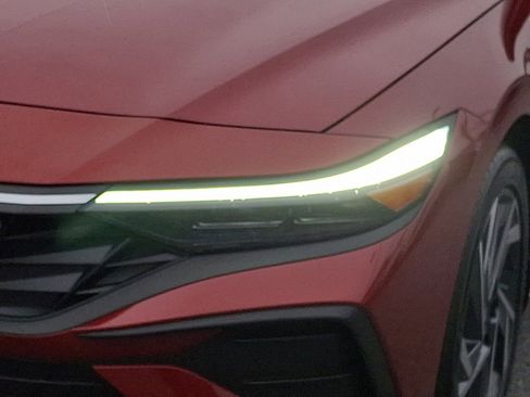 Certified 2025 Hyundai Elantra Sport image 10