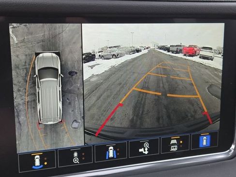 Used 2022 GMC Yukon XL Denali image 4