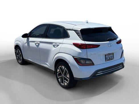 Used 2023 Hyundai Kona SE w/ Cargo Package FWD image 3