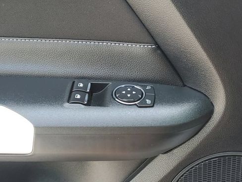 Used 2018 Ford Mustang Coupe w/ Equipment Group 101A RWD image 21