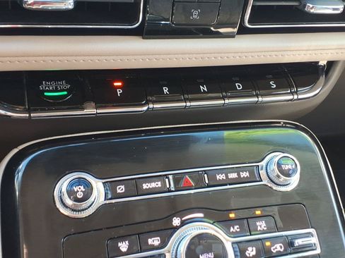 Certified 2022 Lincoln Nautilus Reserve AWD/4WD image 20
