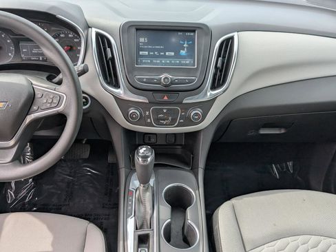 Used 2018 Chevrolet Equinox LS image 16