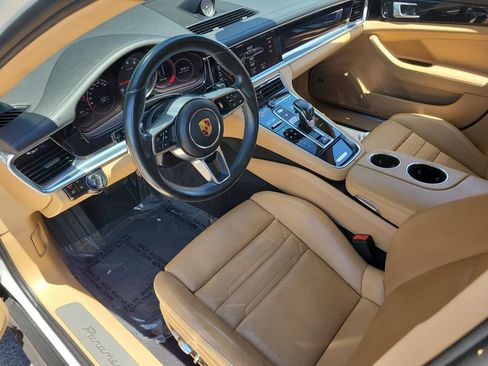 Certified 2019 Porsche Panamera RWD image 4