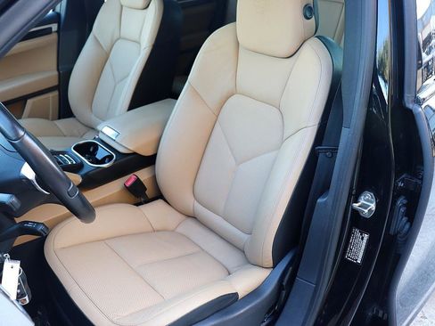 Used 2014 Porsche Cayenne Platinum Edition image 10