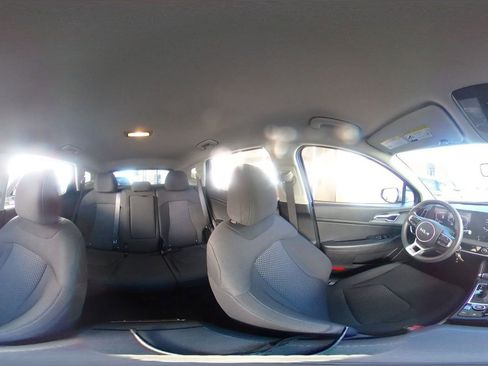 Used 2025 Kia Sportage LX image 42