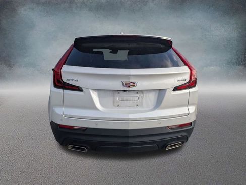 Certified 2023 Cadillac XT4 Luxury w/ Cold Weather Package FWD image 8