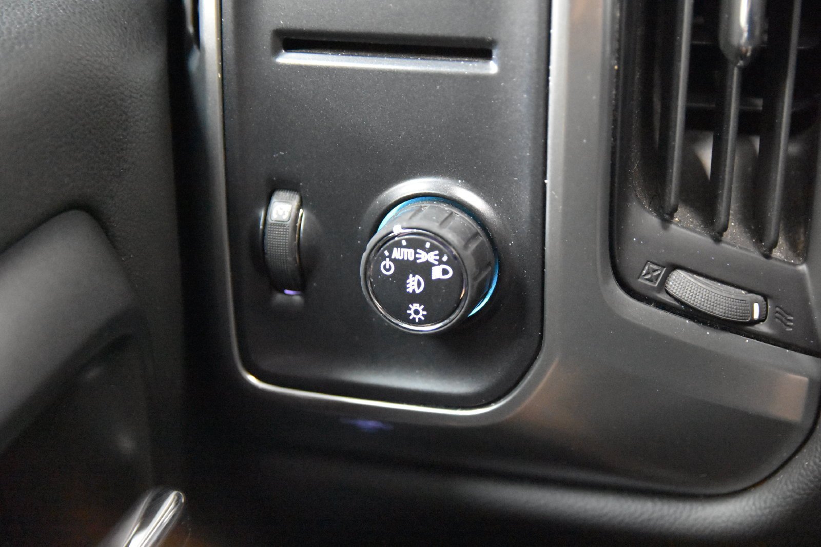 Used 2017 Chevrolet Silverado 1500 LT w/ Texas Edition RWD image 18