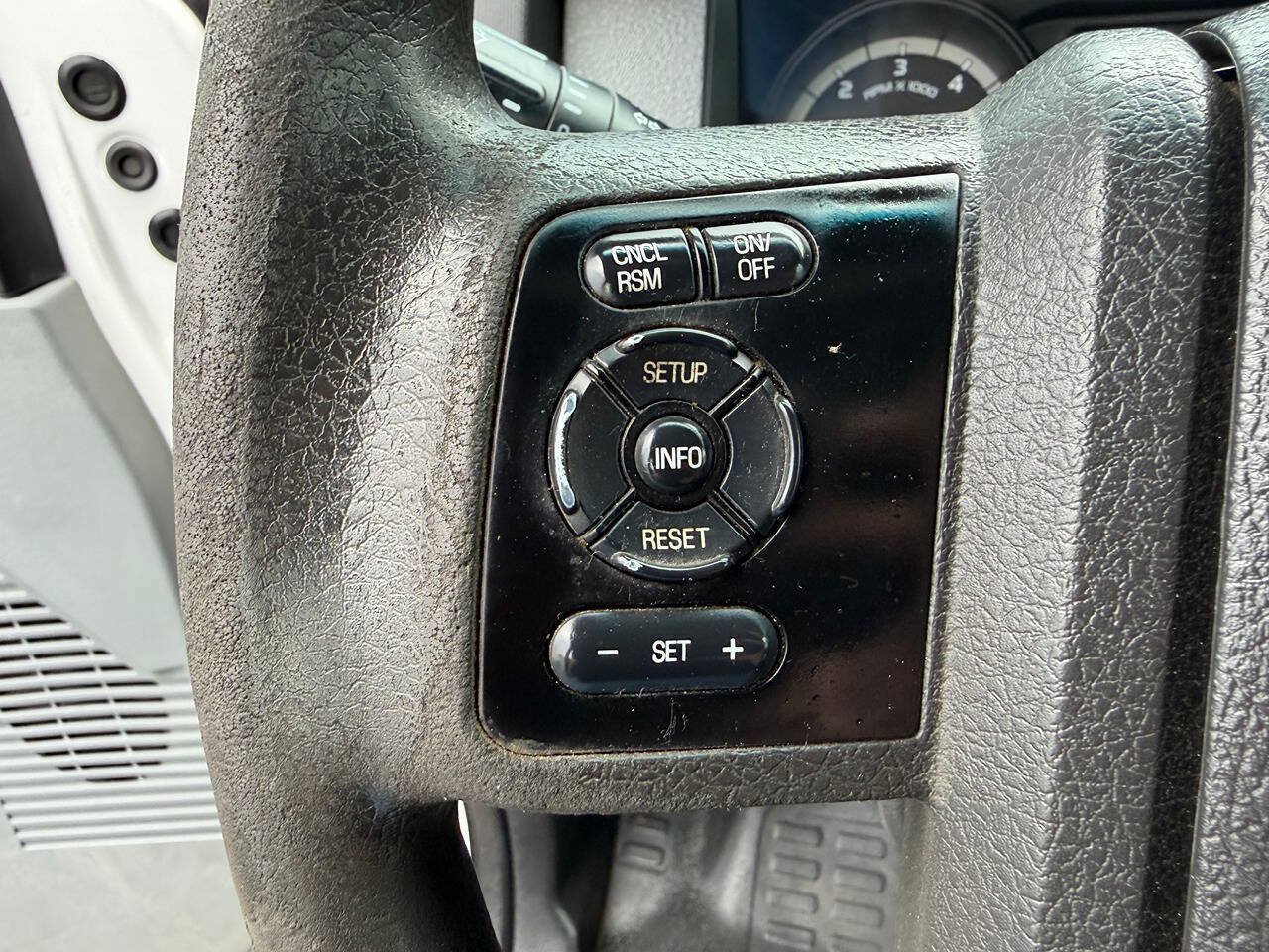Used 2015 Ford F550 2WD Regular Cab Super Duty image 13