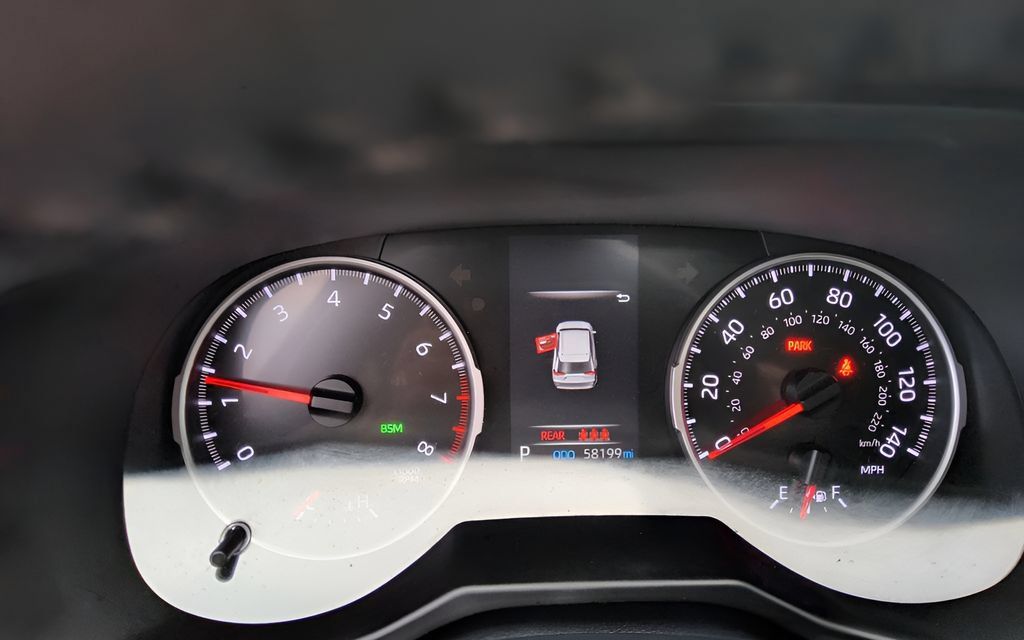 Used 2019 Toyota RAV4 XLE Premium w/ Cold Weather Package AWD/4WD image 16