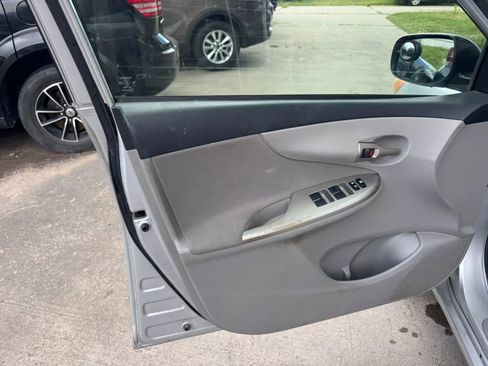 Used 2012 Toyota Corolla LE FWD image 14