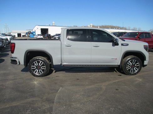 Used 2024 GMC Sierra 1500 AT4 w/ AT4 Premium Package image 5