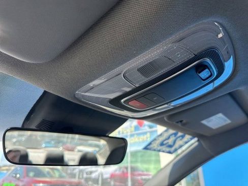 Used 2023 Hyundai Elantra SEL w/ Convenience Package image 12