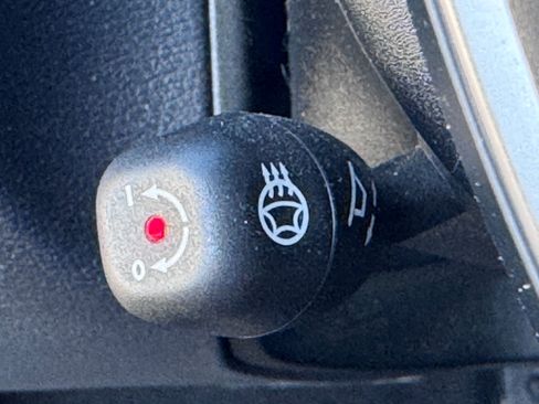 Used 2013 Mercedes-Benz E 350 4MATIC Sedan image 19