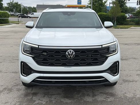 Certified 2024 Volkswagen Atlas Cross Sport SEL R-Line AWD/4WD image 2