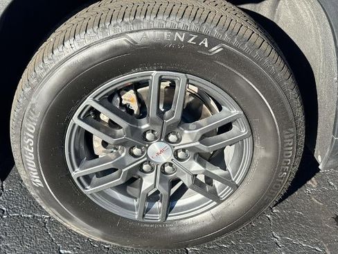 Used 2025 GMC Acadia Elevation image 33