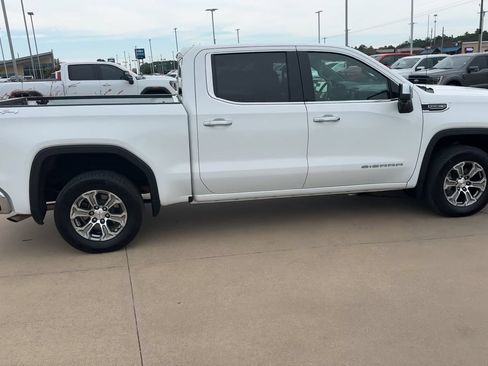 Used 2024 GMC Sierra 1500 SLT AWD/4WD image 9