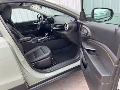 Used 2025 Chevrolet Trax ACTIV FWD image 16