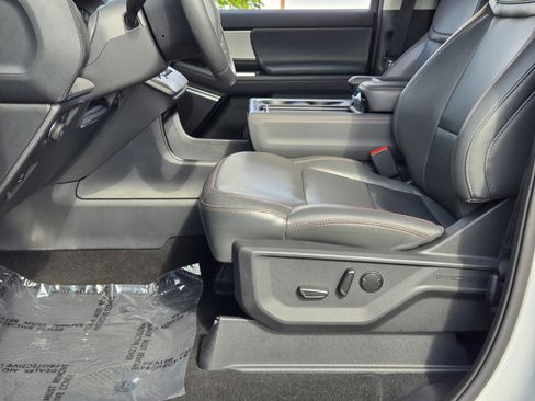 Used 2025 Ford Expedition Max Active AWD/4WD image 15