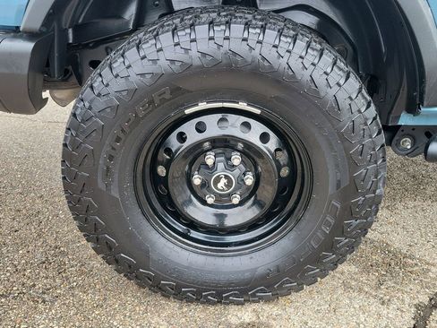 Used 2022 Ford Bronco Black Diamond image 6