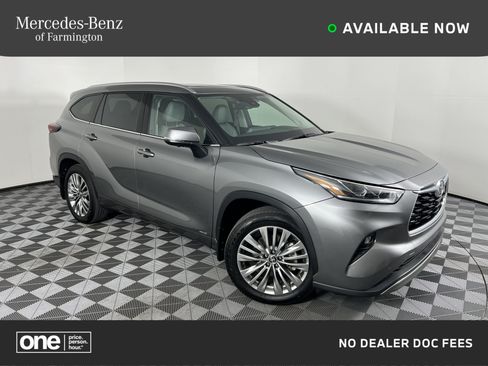 Used 2026 Toyota Highlander Platinum AWD/4WD image 1