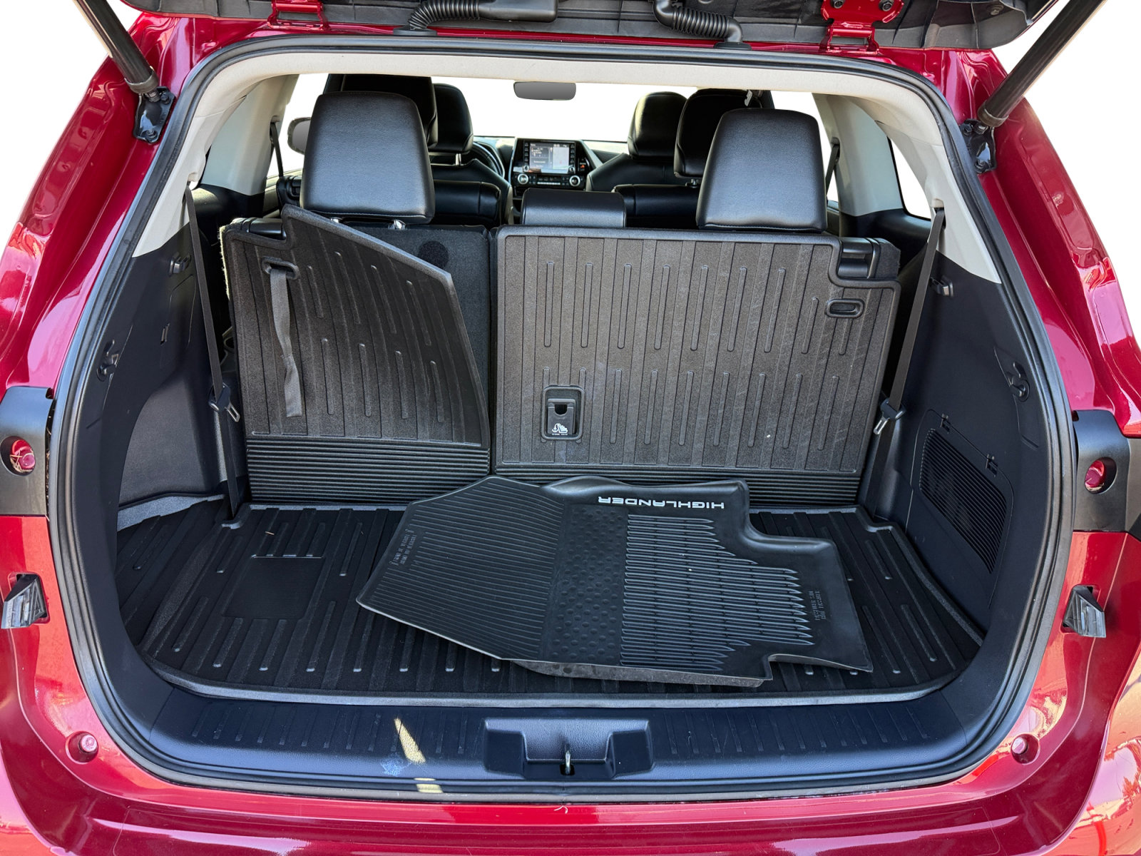 Used 2020 Toyota Highlander XLE AWD/4WD image 17