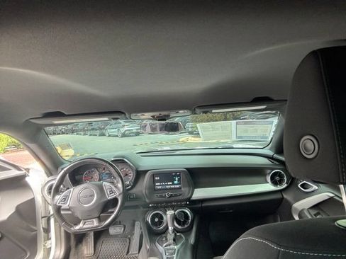Used 2017 Chevrolet Camaro LT RWD image 19