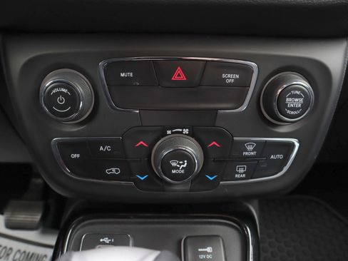 Used 2019 Jeep Compass Altitude image 13