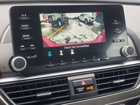 Used 2019 Honda Accord LX image 17