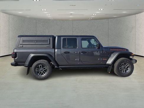 Used 2021 Jeep Gladiator Mojave image 2