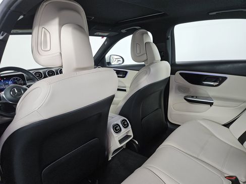 Used 2025 Mercedes-Benz C 300 Sedan image 41