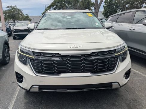 Certified 2024 Kia Seltos EX FWD image 2