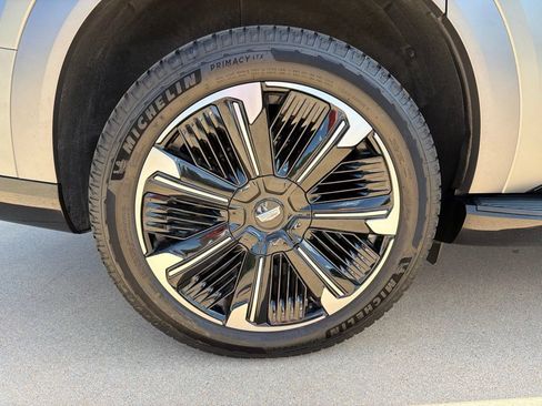 Used 2026 Cadillac Escalade IQ Sport 2 AWD/4WD image 11