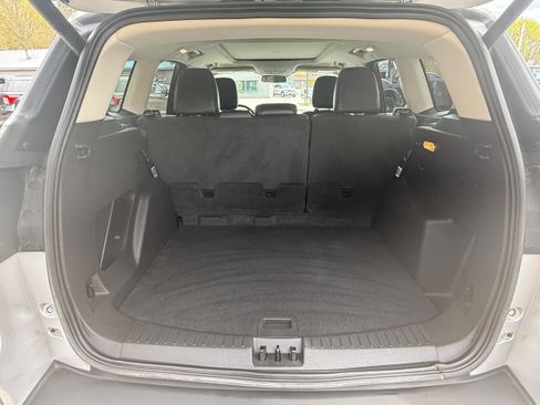 Used 2019 Ford Escape SEL AWD/4WD image 12