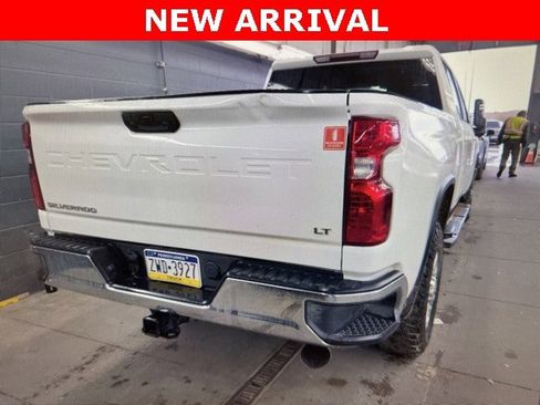 Used 2023 Chevrolet Silverado 2500 LT w/ Convenience Package image 4