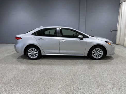 Used 2023 Toyota Corolla LE w/ LE Premium Package AWD/4WD image 2