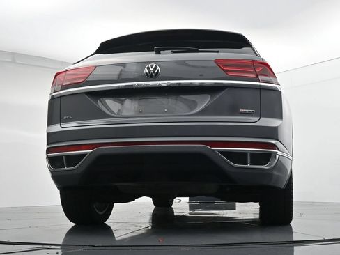 Used 2022 Volkswagen Atlas Cross Sport SEL R-Line AWD/4WD image 33