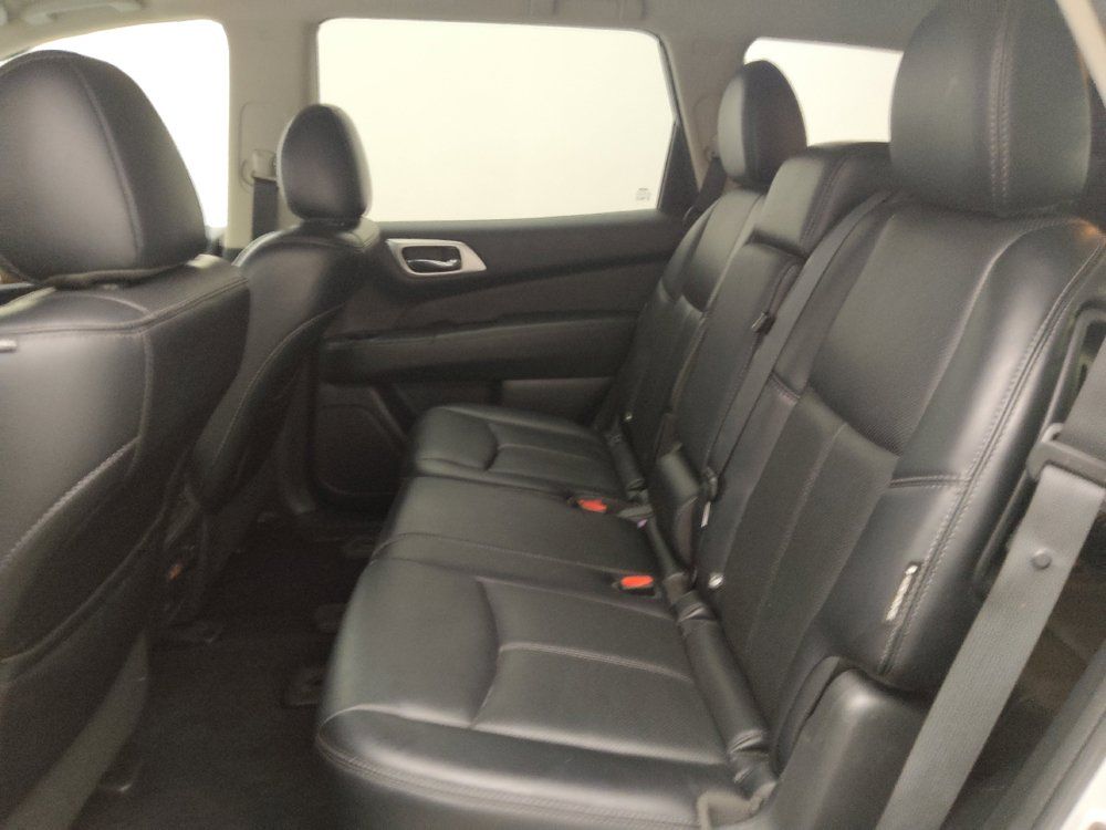 Used 2019 Nissan Pathfinder Platinum FWD image 18