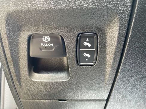 Used 2023 RAM 1500 Big Horn AWD/4WD image 39