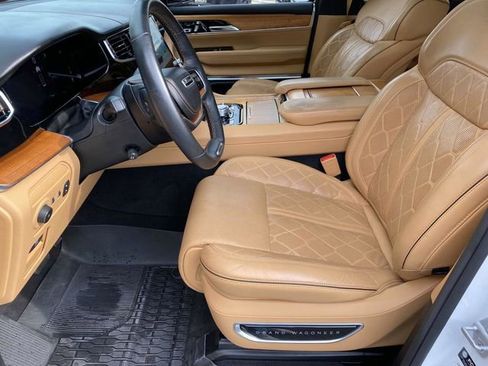 Used 2022 Jeep Grand Wagoneer Series III image 21
