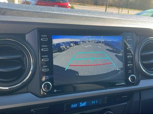 Used 2023 Toyota Tacoma TRD Off-Road image 16