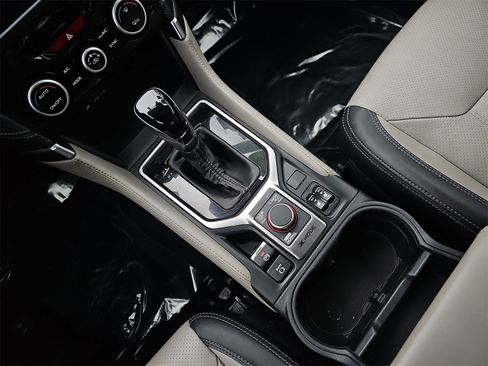 Used 2022 Subaru Forester Limited w/ Popular Package #3 image 27